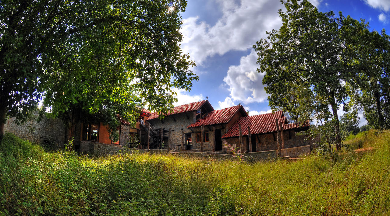 Kanha Earth Lodge Mandlā Exteriér fotografie