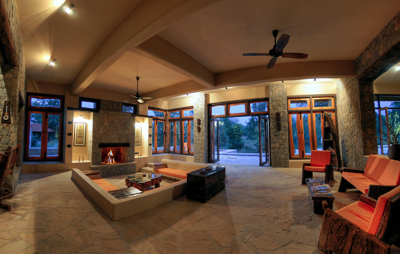 Kanha Earth Lodge Mandlā Exteriér fotografie