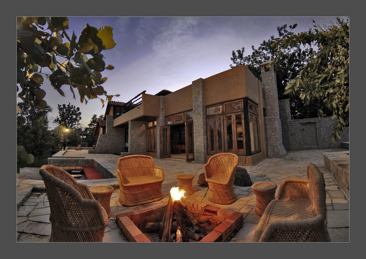 Kanha Earth Lodge Mandlā Exteriér fotografie