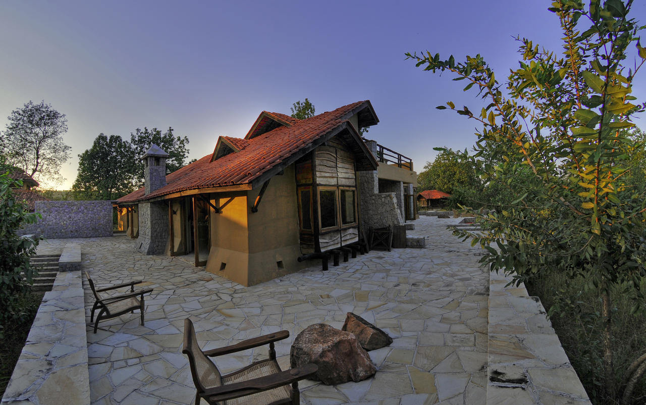 Kanha Earth Lodge Mandlā Exteriér fotografie