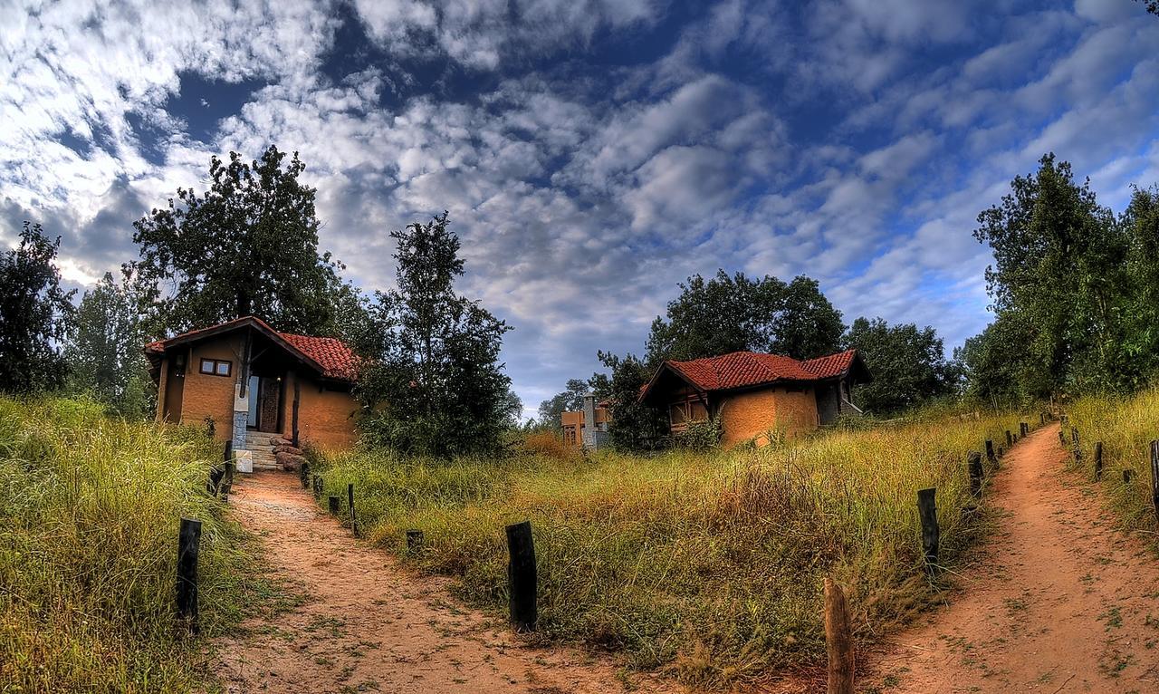 Kanha Earth Lodge Mandlā Exteriér fotografie