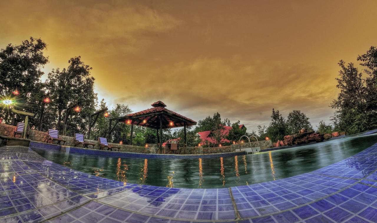 Kanha Earth Lodge Mandlā Exteriér fotografie