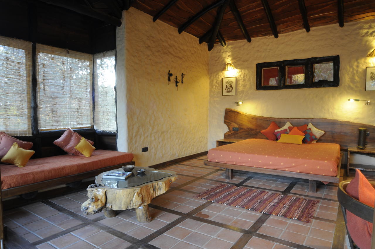 Kanha Earth Lodge Mandlā Exteriér fotografie